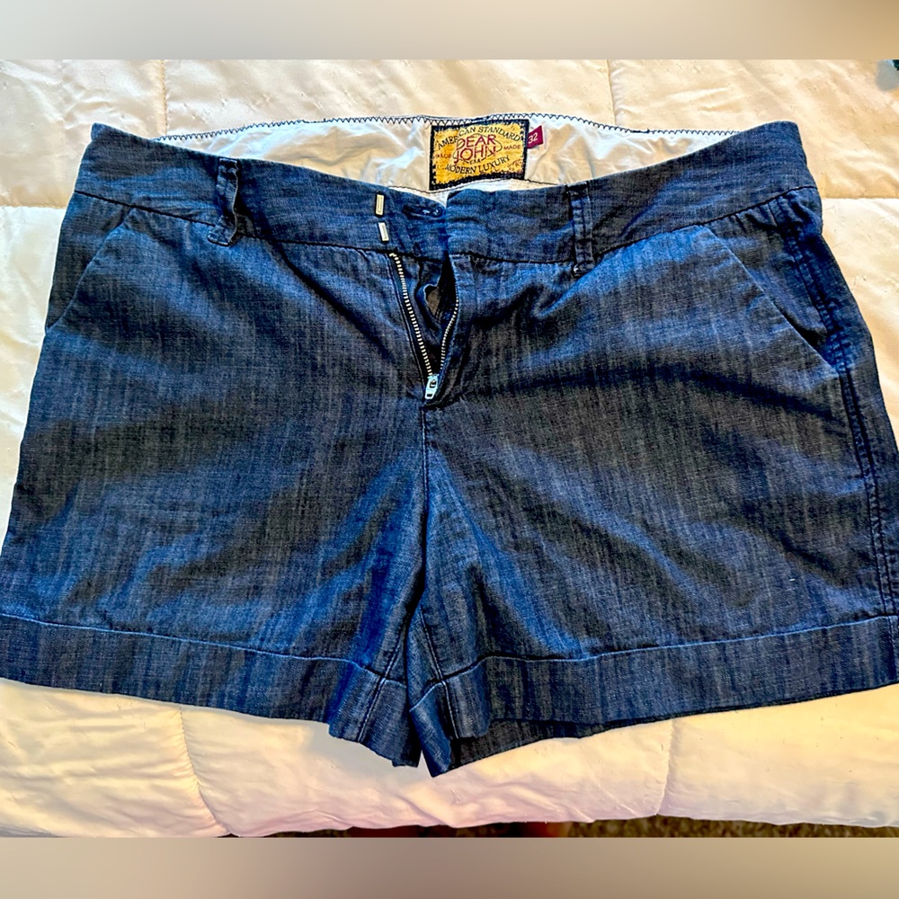 Jean colored cuffed women’s shorts size 32